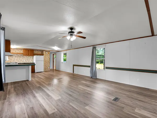 133 Pine Valley LOOP, Smithville, TX 78957