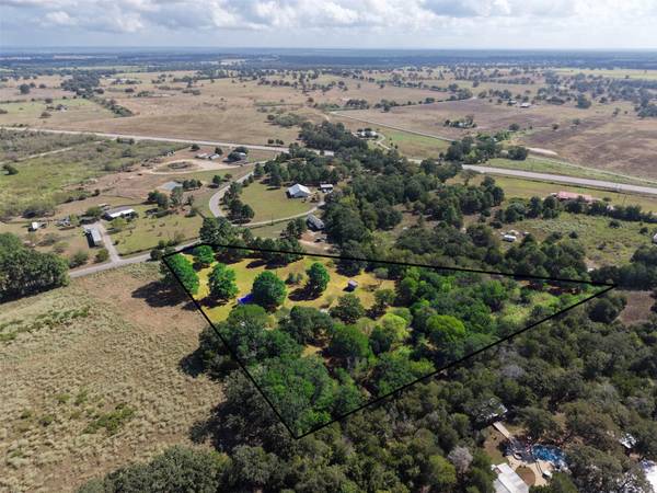 133 Pine Valley LOOP, Smithville, TX 78957