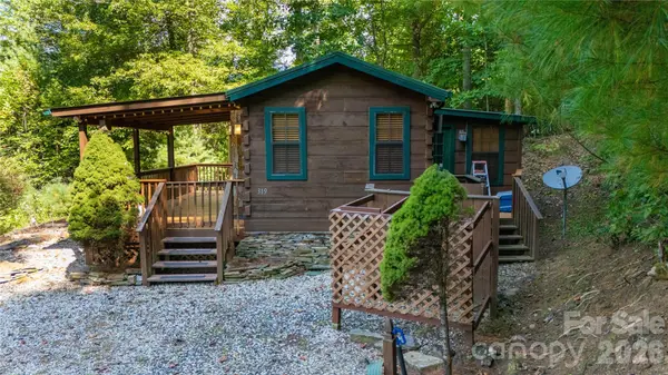 319 Dancing Leaf LN, Bakersville, NC 28705
