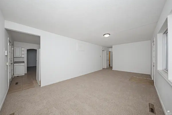 933 W 9th ST, Junction City, KS 66441