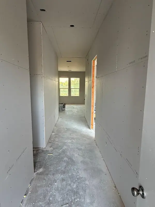 7 Fairway LN, Meadowlakes, TX 78654