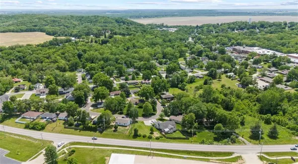 1212 Franklin DR, Weston, MO 64098