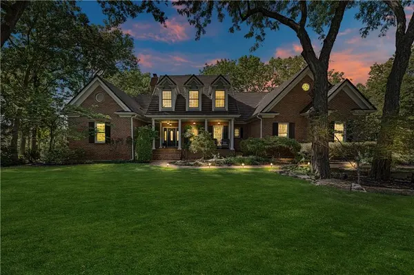 20 E Loch Lloyd Pkwy, Loch Lloyd, MO 64012