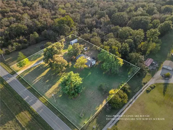 23672 S BB HWY, Nevada, MO 64772