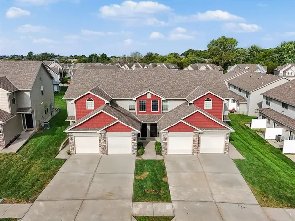 2200-2206 SW Suncatcher RD, Lee's Summit, MO 64082