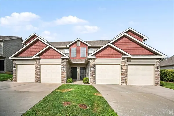 2200-2206 SW Suncatcher RD, Lee's Summit, MO 64082