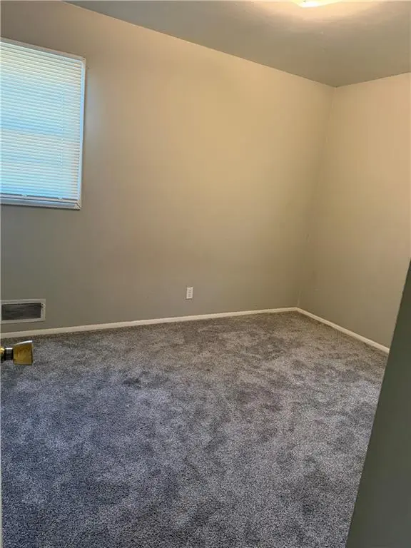 4610 E 40th ST, Kansas City, MO 64130