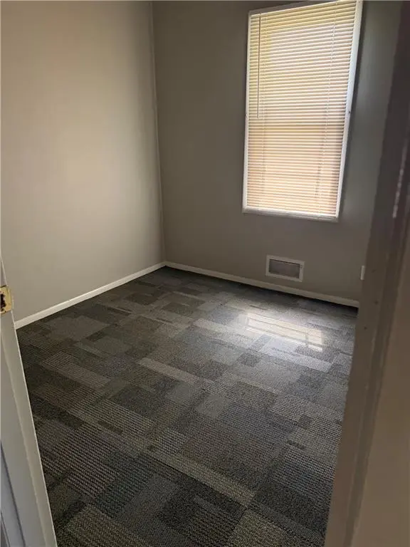 4610 E 40th ST, Kansas City, MO 64130