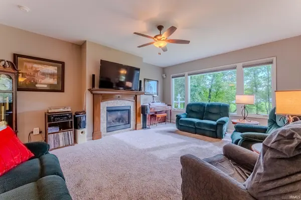 200 W Winterhaven DR, Warren, IN 46792-9243