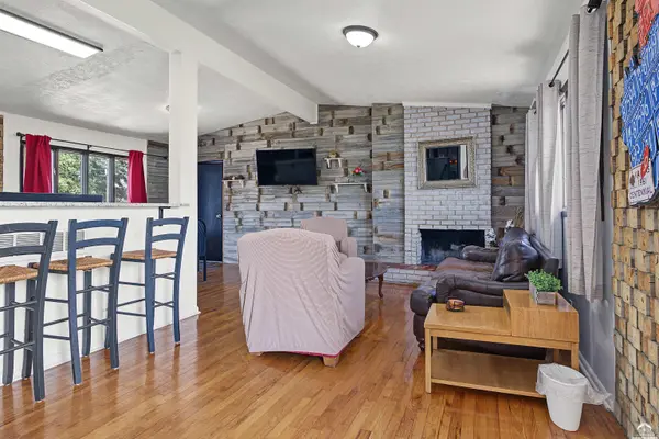 1103 Kasold DR, Lawrence, KS 66049