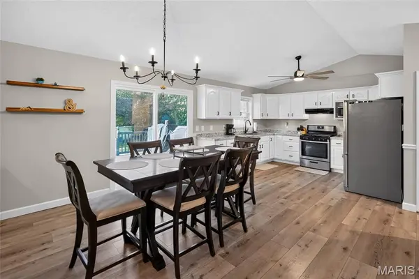 20 Ava CT, Farmington, MO 63640