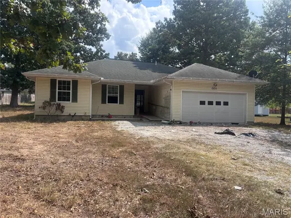 668 Lone Pine RD, Houston, MO 65483