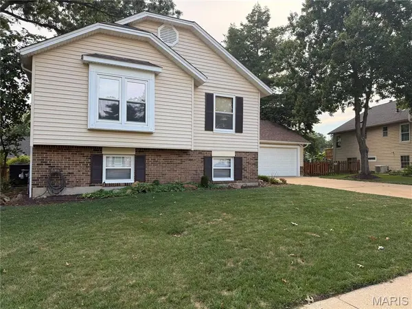 746 Galway DR, Ballwin, MO 63021