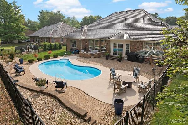 1205 S Oxfordshire LN, Edwardsville, IL 62025