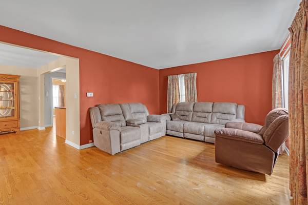 10825 S Artesian AVE, Chicago, IL 60655