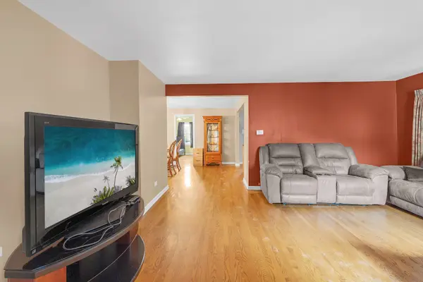 10825 S Artesian AVE, Chicago, IL 60655