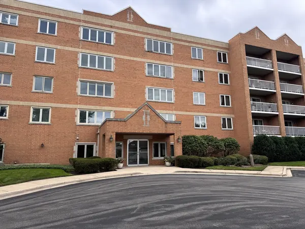7450 N Waukegan RD #404, Niles, IL 60714