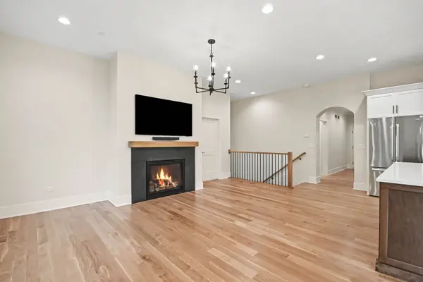 4119 N Lincoln ST, Westmont, IL 60559