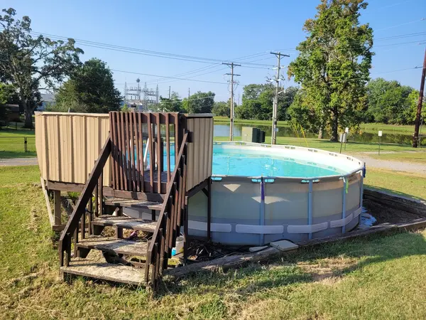 300 N Virginia ST, Mcleansboro, IL 62859