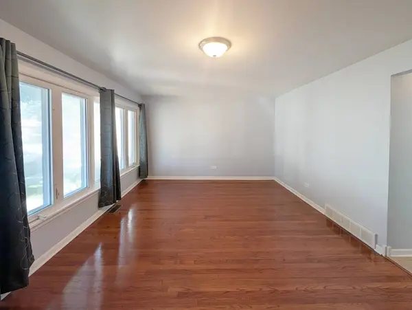 5121 S Tripp AVE, Chicago, IL 60632