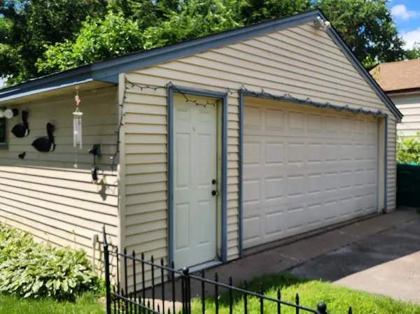 5817 Perry AVE N, Crystal, MN 55429
