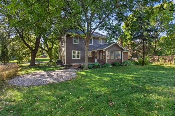 4720 Orchid LN N, Plymouth, MN 55446