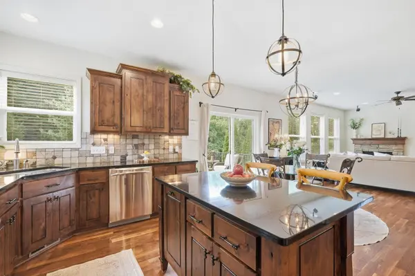 2388 Highover TRL, Chanhassen, MN 55317