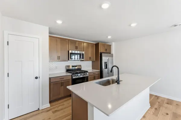 1102 Annagaire Curve, Rosemount, MN 55068