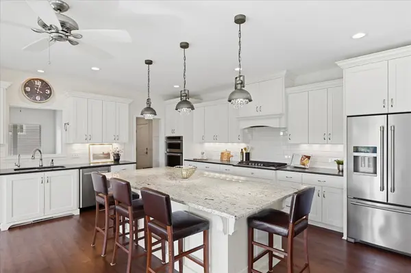 3204 Landon CT, Chaska, MN 55318