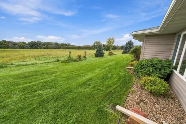 1812 Clubhouse DR NE, Stewartville, MN 55976
