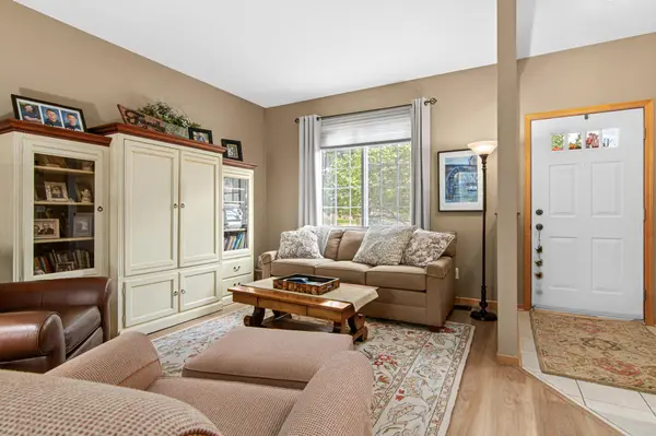 3204 Juniper CIR #C, Woodbury, MN 55125