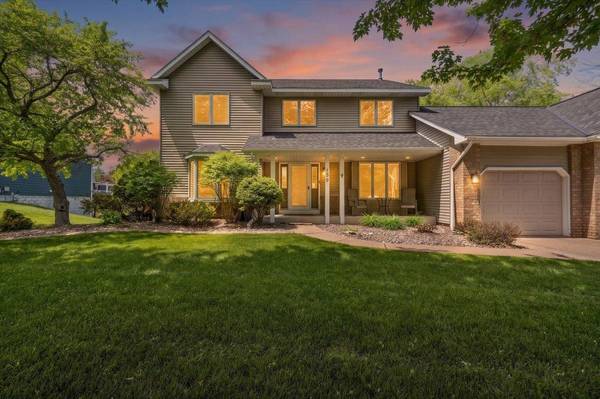 139 Ridge WAY, Mahtomedi, MN 55115