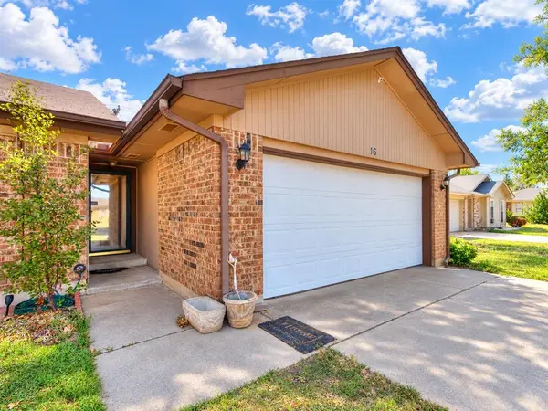 16 Bellgate DR, Yukon, OK 73099