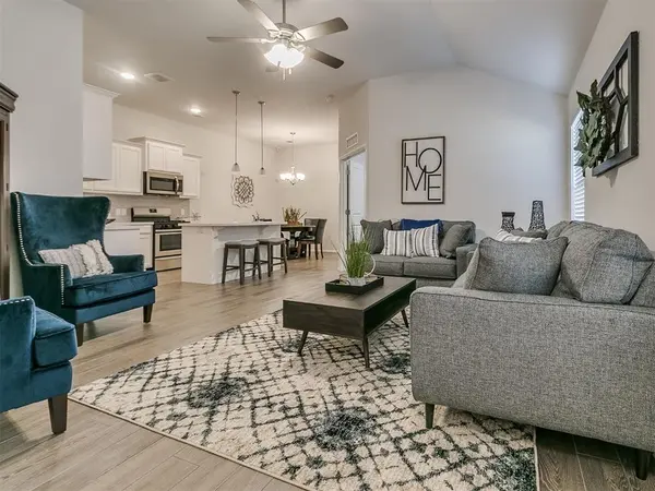 2425 Northcreek LN, Oklahoma City, OK 73128
