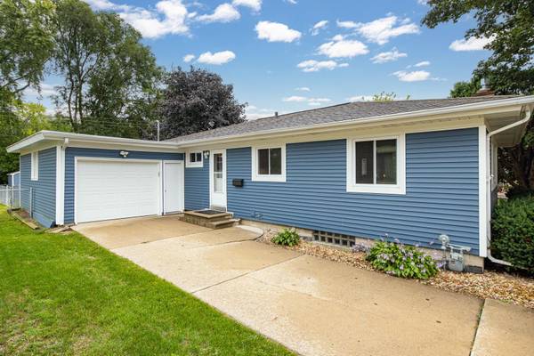 1406 HAZEL ST, Oshkosh, WI 54901