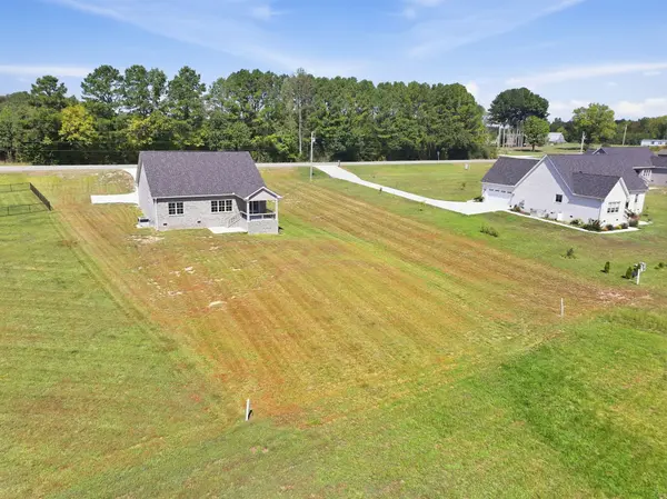 8184 Aedc Rd, Estill Springs, TN 37330