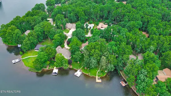 238 Lakewood Drive, Crossville, TN 38558