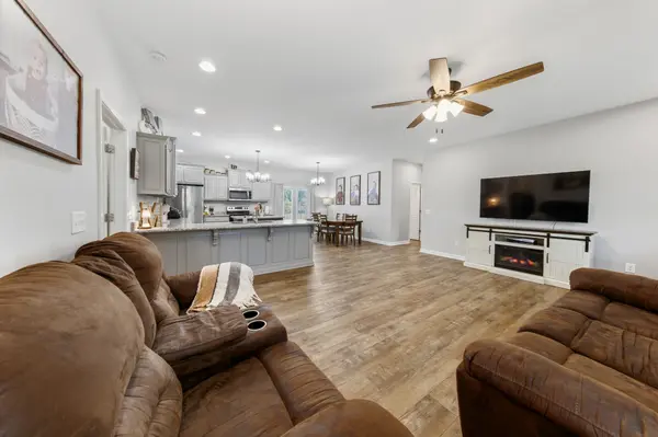 530 Fairway Dr, Lafayette, TN 37083