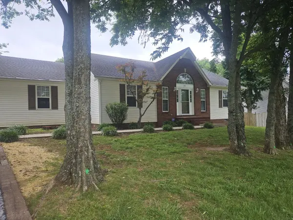 1911 Pecan Ridge Dr, Murfreesboro, TN 37128