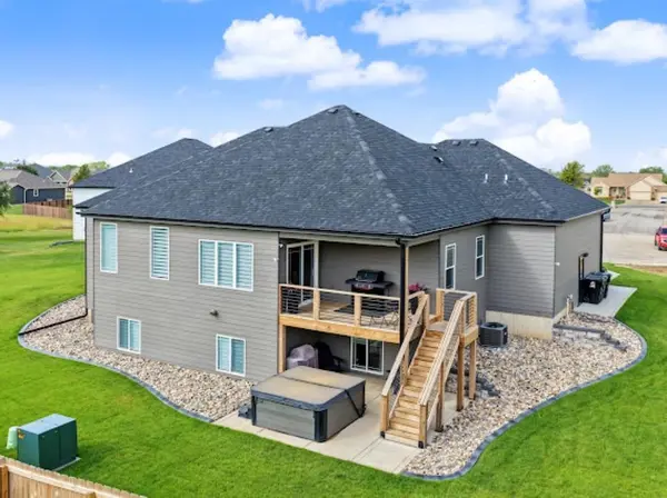 2606 Dunnwood Ln., Salina, KS 67401