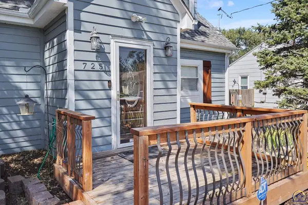 725 N Willie St, Olathe, KS 66061