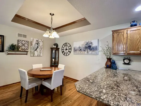 3339 SW Mariposa PL, Topeka, KS 66614