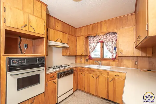 602 Warren ST, Oskaloosa, KS 66066