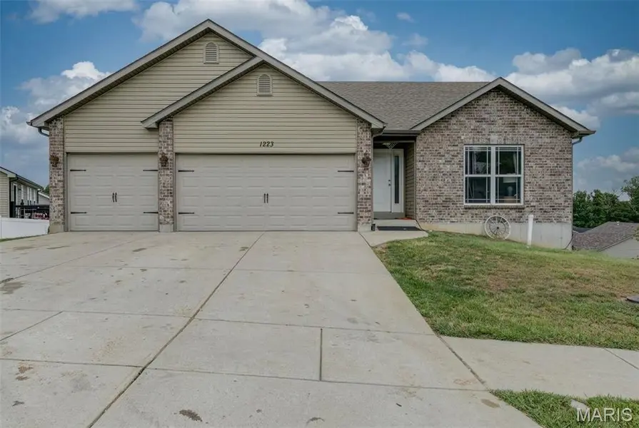 1223 Austin DR, Herculaneum, MO 63048