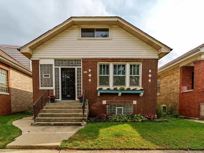 4947 W Deming PL, Chicago, IL 60639
