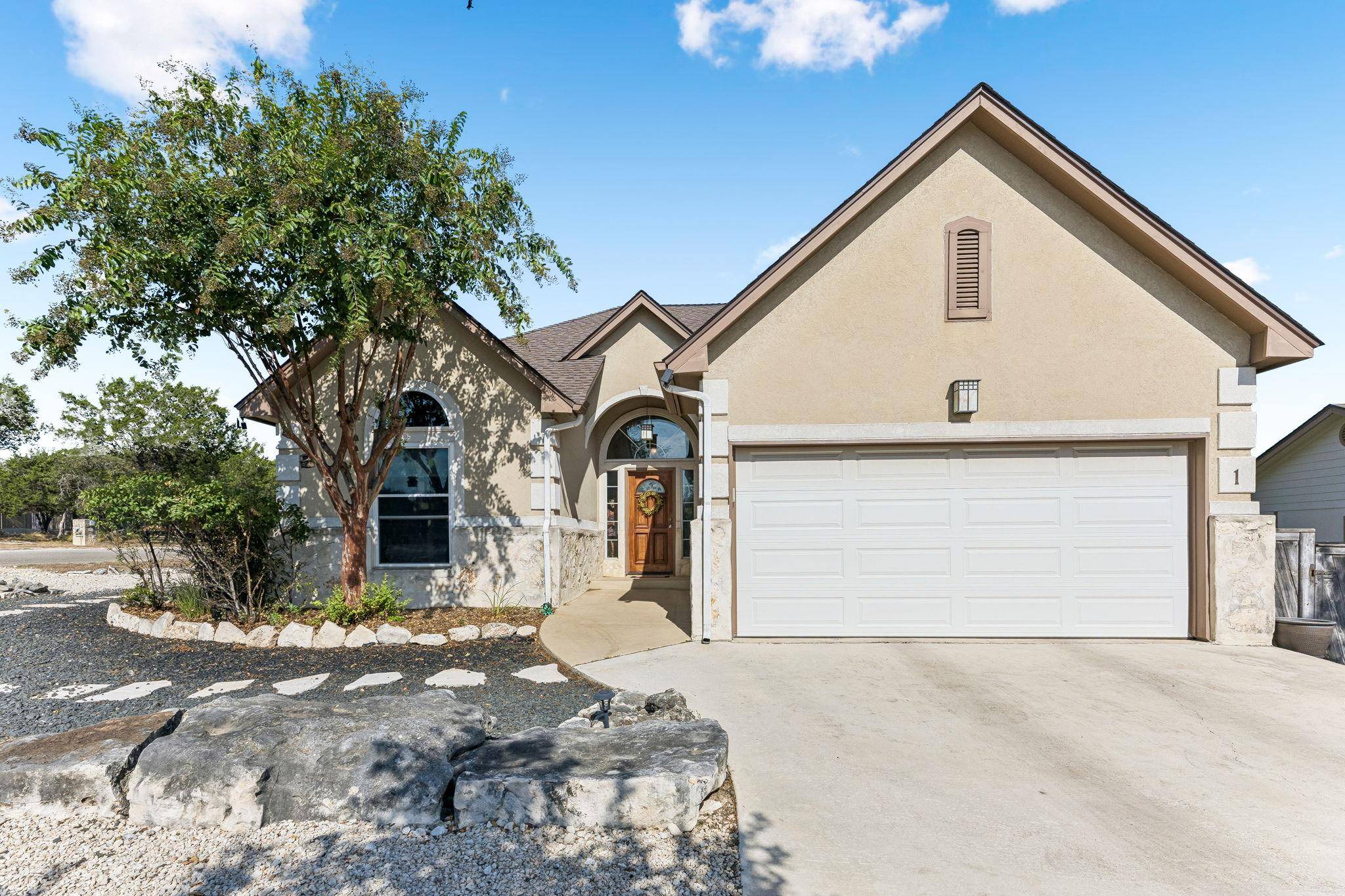 1 Rock Hollow CIR, Wimberley, TX 78676