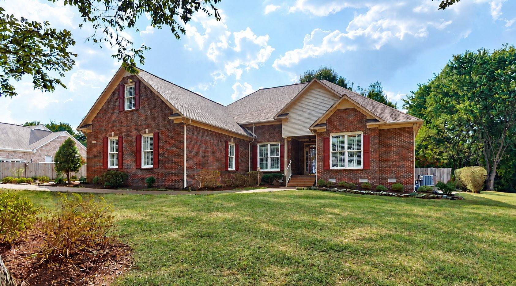 1395 Charleston Ln, Columbia, TN 38401