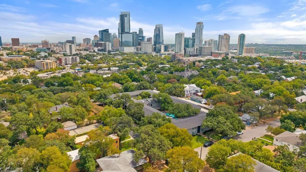 1210 Windsor RD #209, Austin, TX 78703