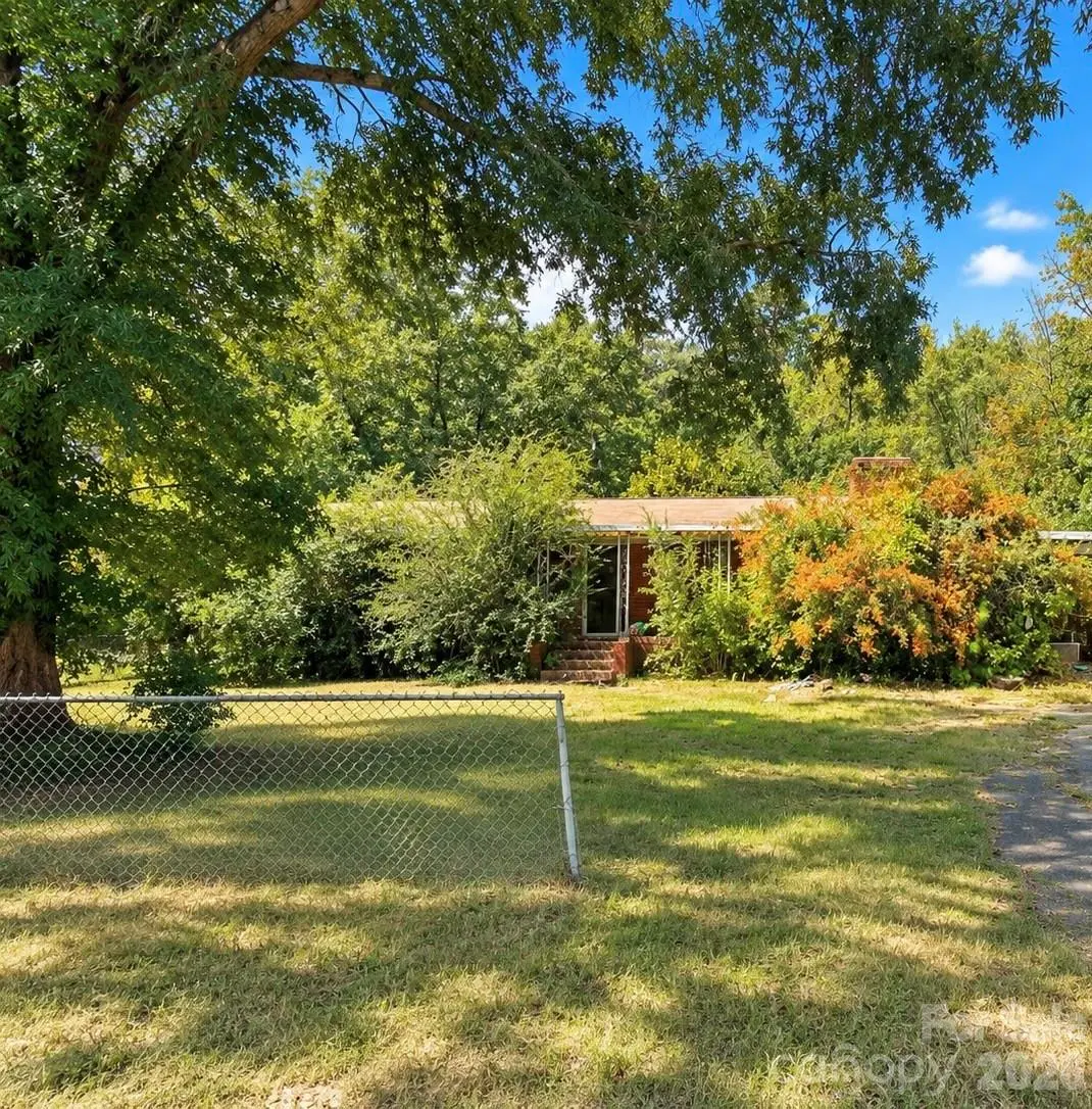 1929 Grace LN, Charlotte, NC 28262