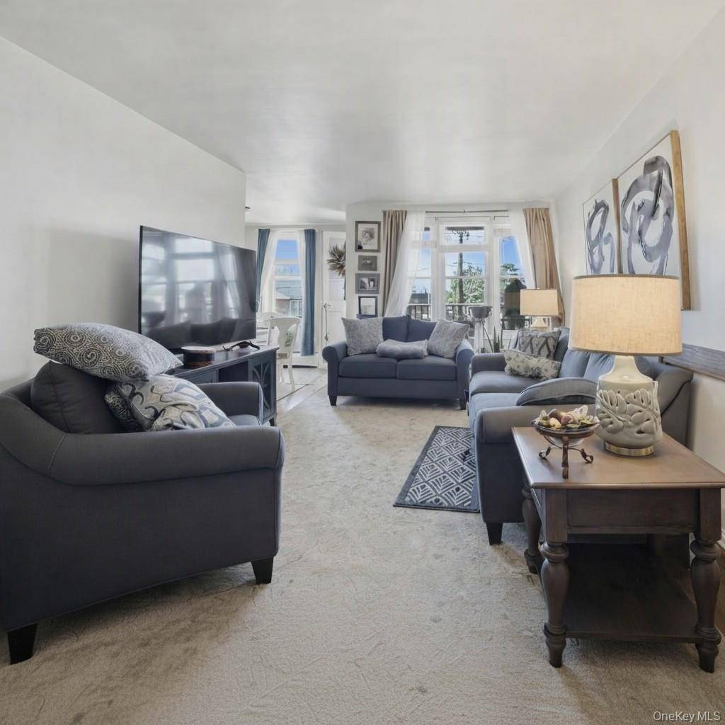 60 Hempstead AVE #2H, Lynbrook, NY 11563
